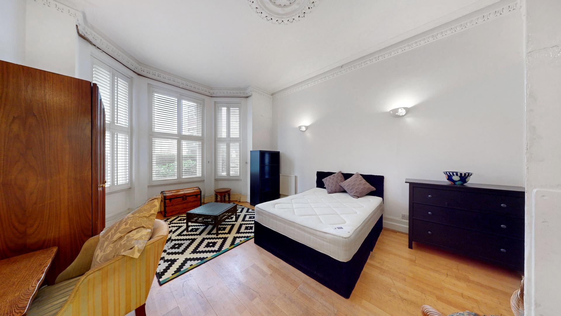 			3 Bedroom, 1 bath, 1 reception Flat			 Elgin Ave, Maida Vale